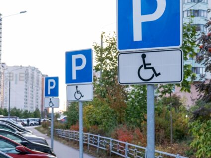 Estacionar em lugar para deficientes
