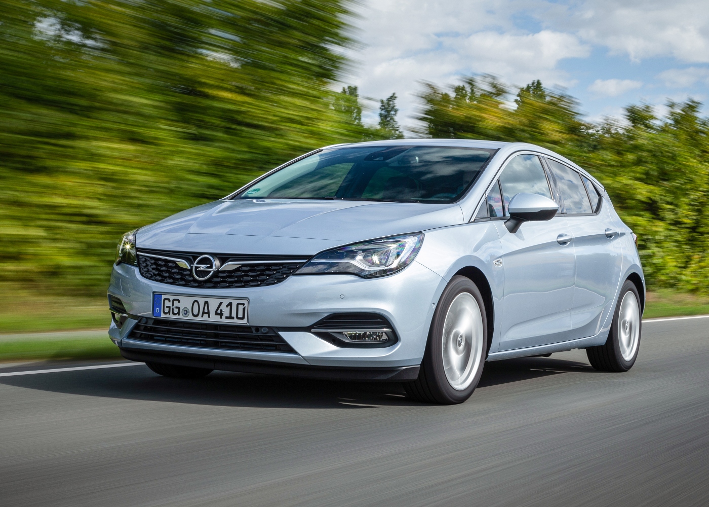Opel Astra, um dos carros com mudanças automáticas à venda