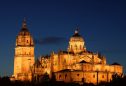 Vista noctura da catedral de Salamanca