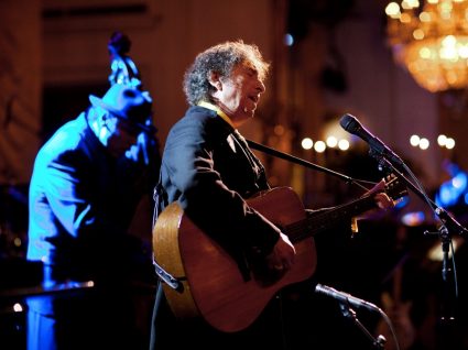 Bob Dylan atua a 1 de maio no Porto