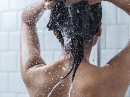13 erros que comete ao tomar banho