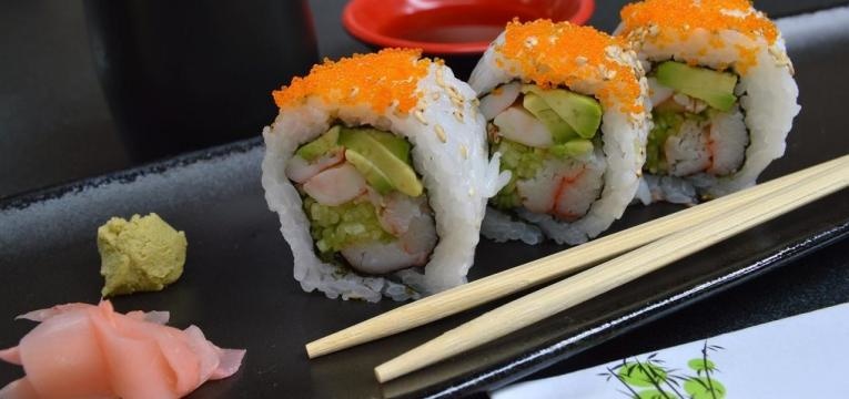 para que serve o wasabi no sushi