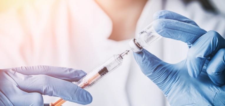  a vacinação contra a gripe deve ocorrer idealmente até ao final do ano