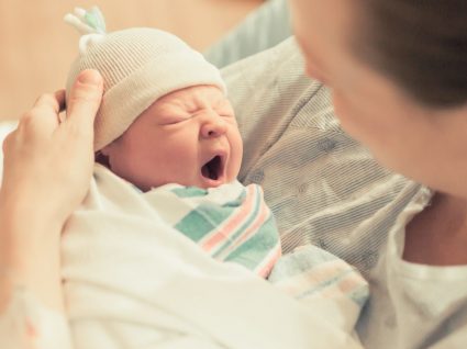 Guia essencial do bebé: tudo o que precisa para o 1º mês