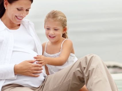 Mãe depois dos 40: riscos e complicações da gravidez tardia