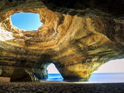Esta gruta portuguesa está entre as mais bonitas do mundo