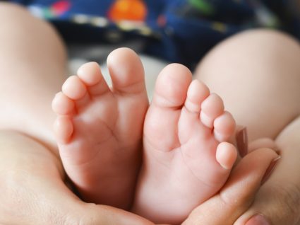 Guia essencial do bebé: tudo o que precisa para o 5º mês
