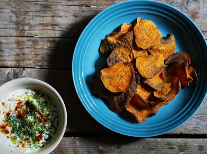 Chips de batata-doce: simples, saudáveis e deliciosas