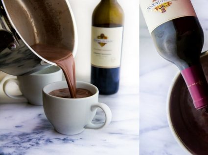 Está escolhida a bebida do inverno: chocolate quente de vinho tinto