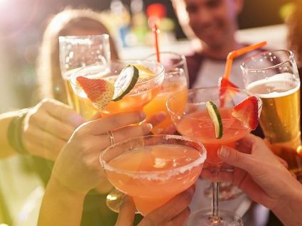 Hora do drink: descubra 14 bebidas deliciosas com vodca