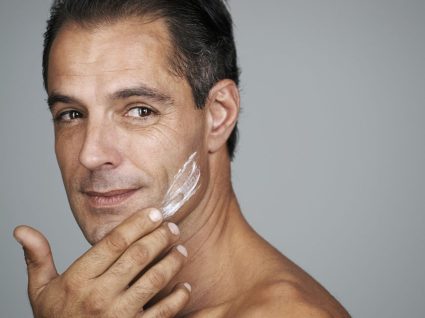 Cremes masculinos para pele seca: conheça os 4 melhores