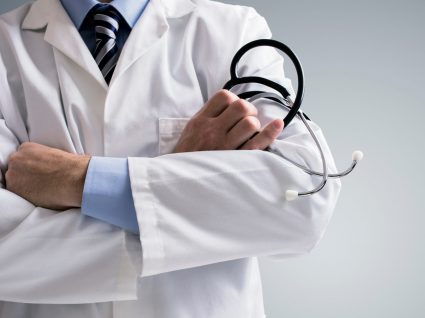 Alguns médicos cedem aos doentes e admitem baixas desnecessárias