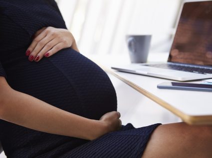 Emprego novo e gravidez: como proceder, direitos e deveres