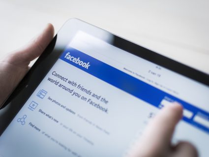 Há uma nova fraude com o símbolo de verificação do Facebook