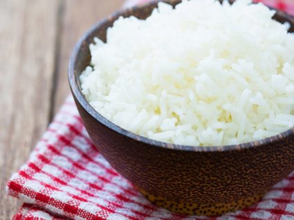 Como fazer arroz soltinho em apenas 5 passos