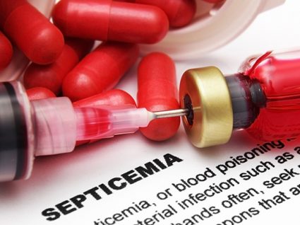 Septicemia: sintomas, causas e tratamento