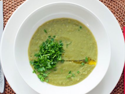 Sopa de feijão verde: nutritiva e deliciosa