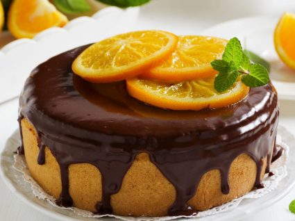 3 receitas de tortas de laranja: tradicional, com chocolate ou merengada