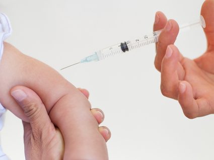 Vacina BCG apenas para crianças de grupos de risco