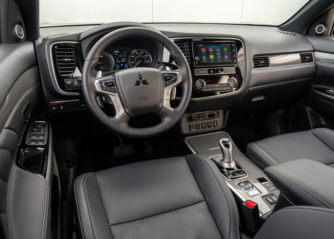 Interior  Mitsubishi Outlander PHEV