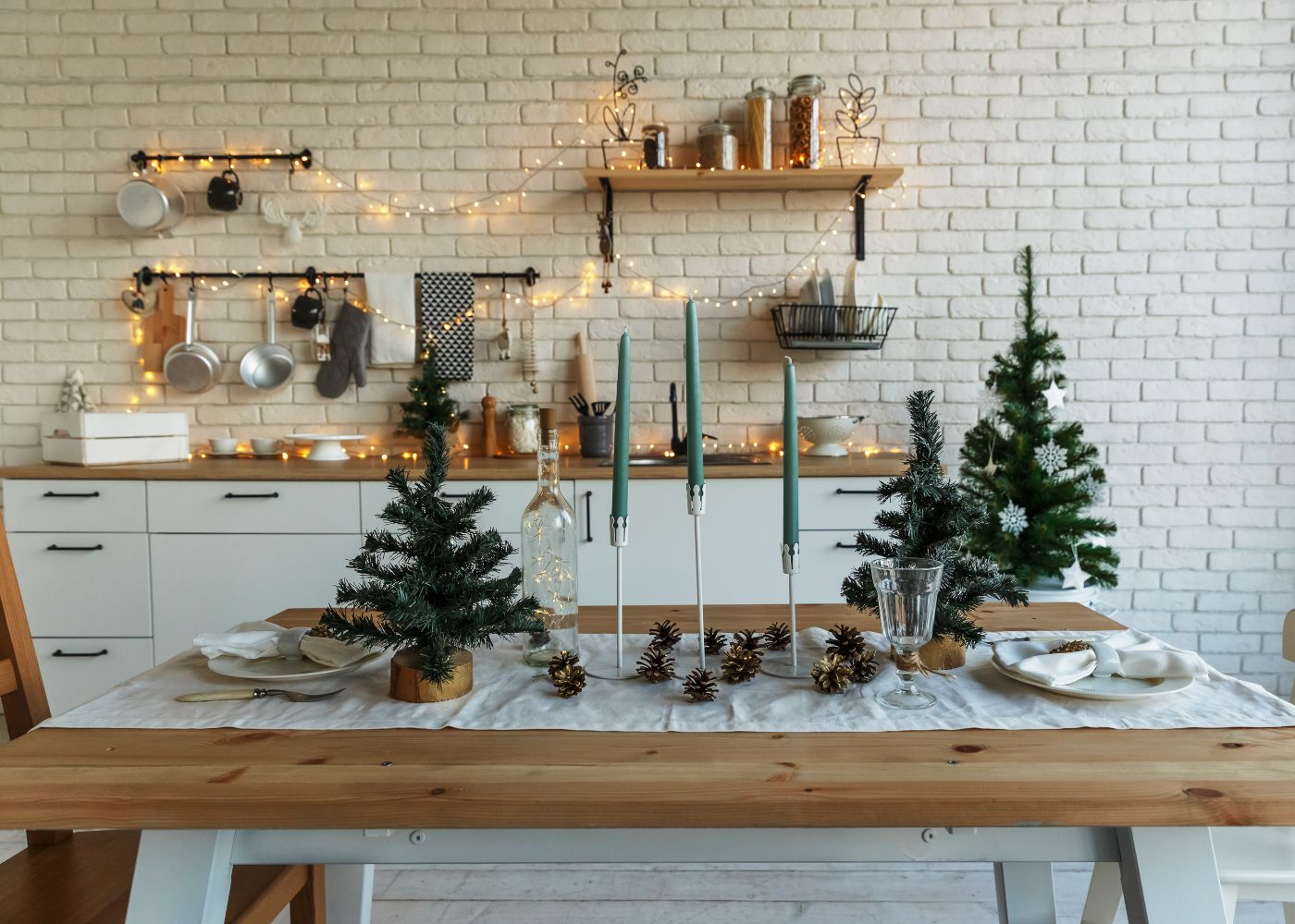 decoração de natal simples na cozinha e mesa