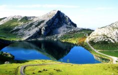 Montanhas dos Picos da Europa nas Astúrias