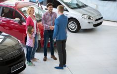 Família e comprar carro
