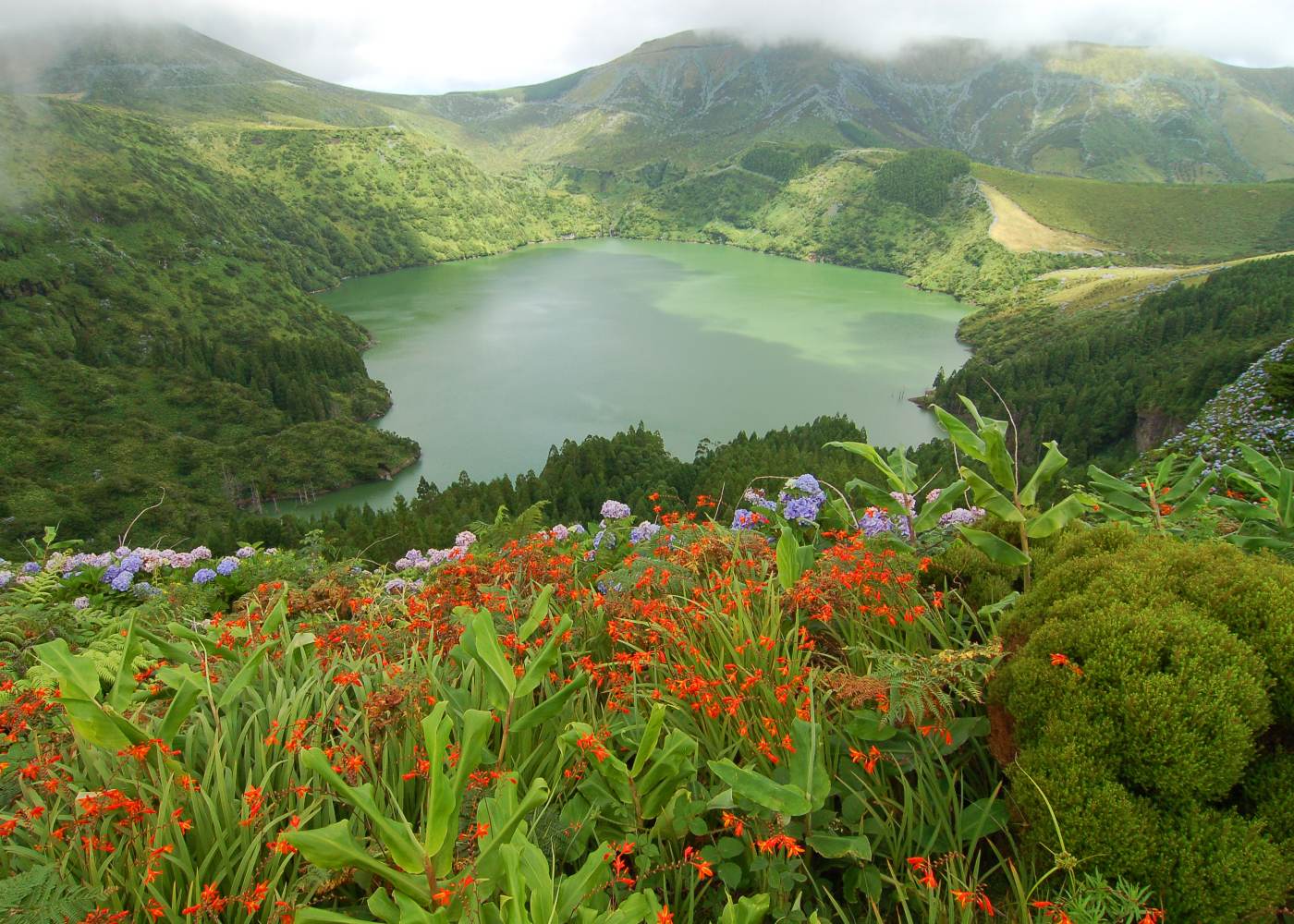 Caldeira na ilha do Faial