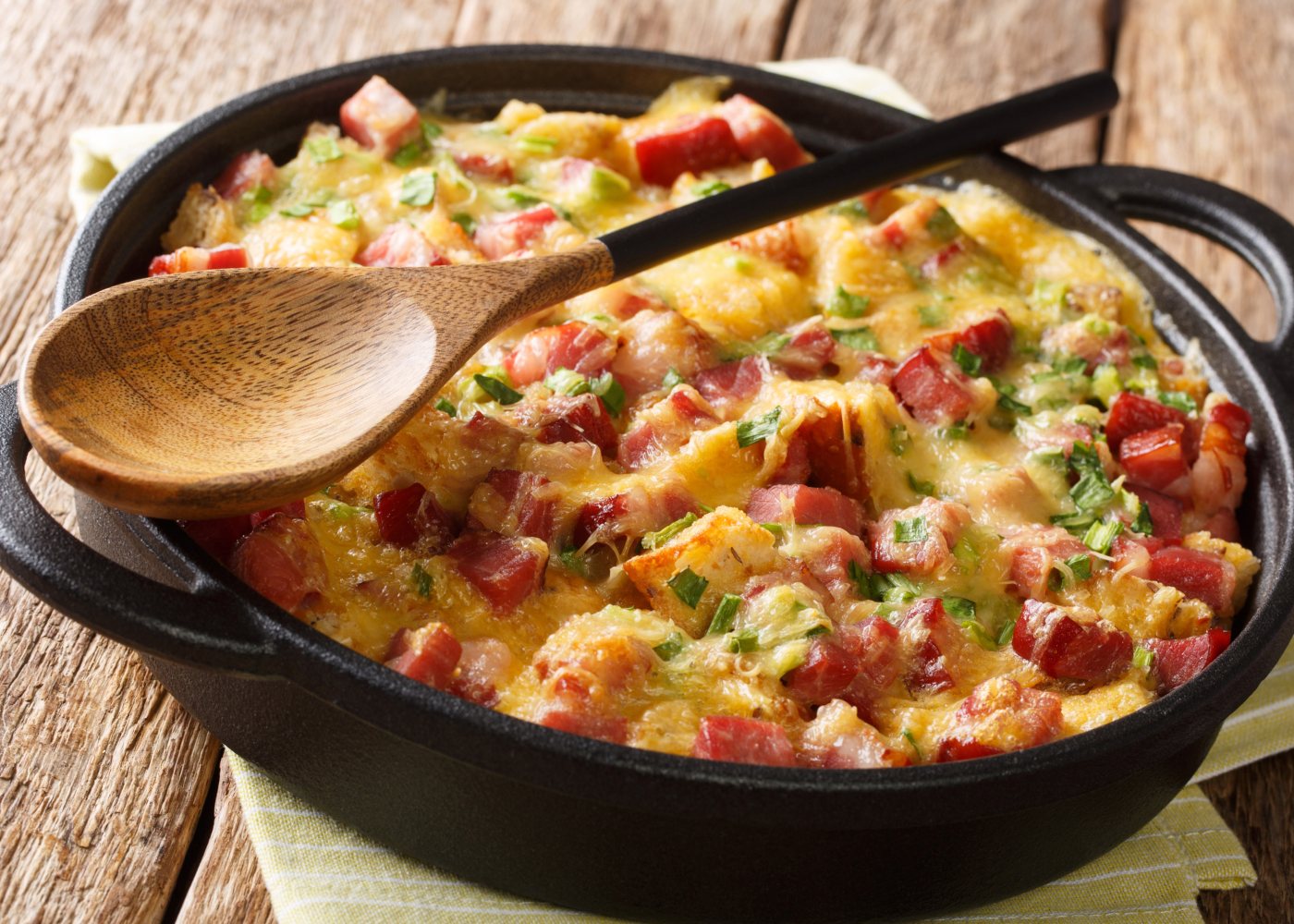omelete-forno-salsichas