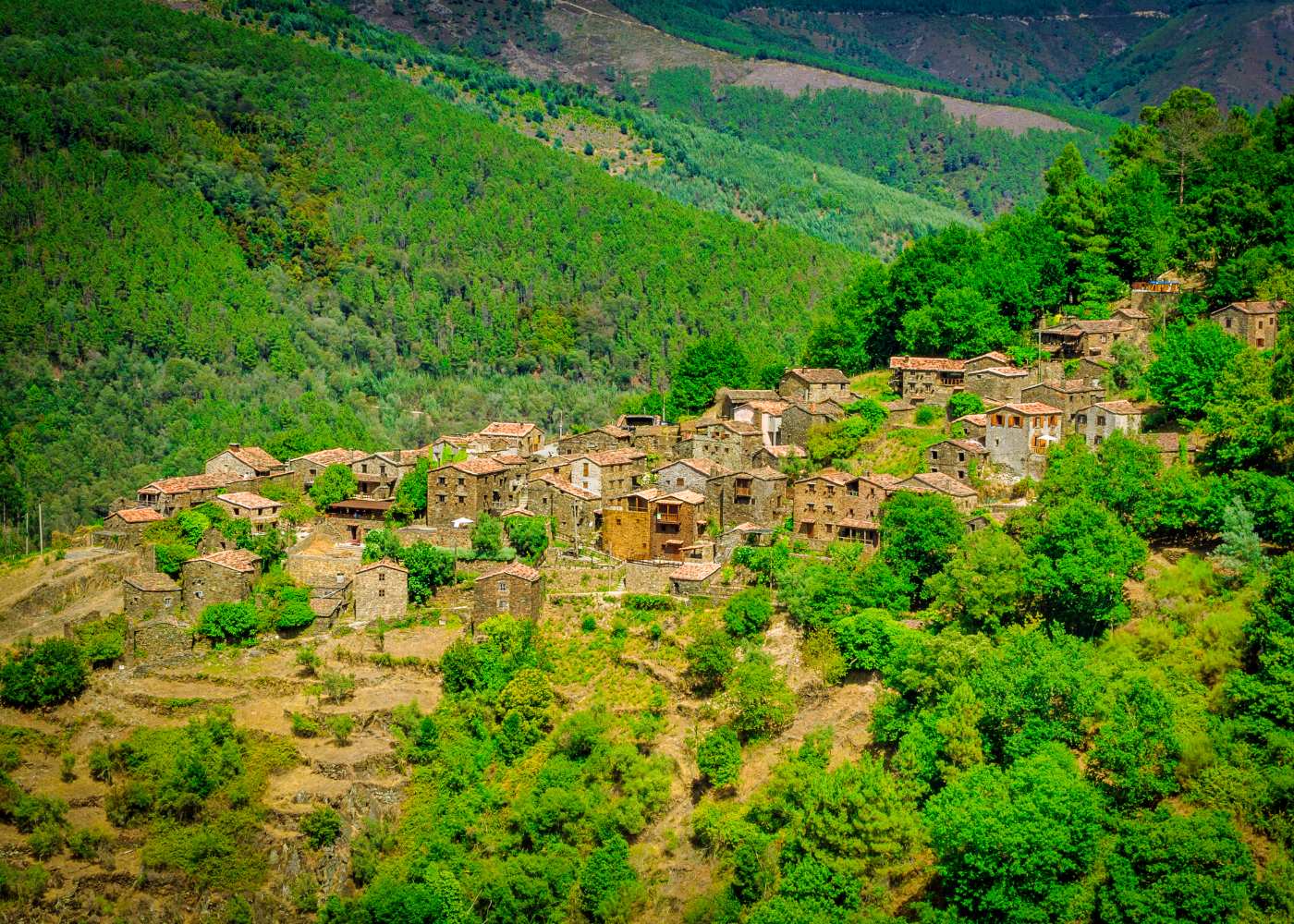 Vista da aldeia de Talasnal