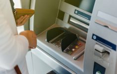 diferença entre ATM e multibanco