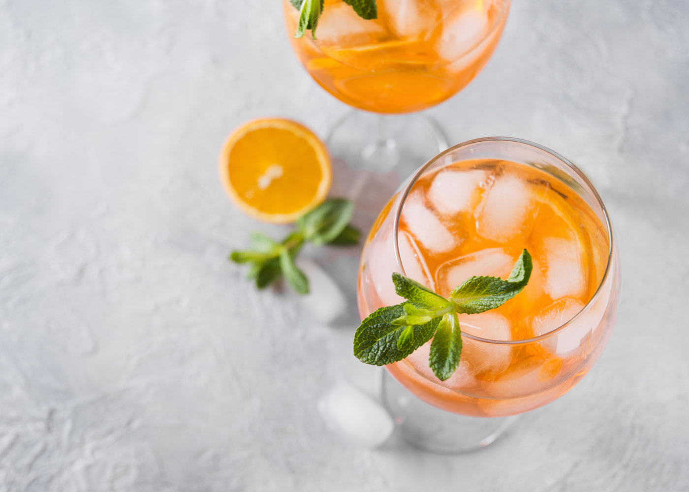 bebida alcoólica com laranja
