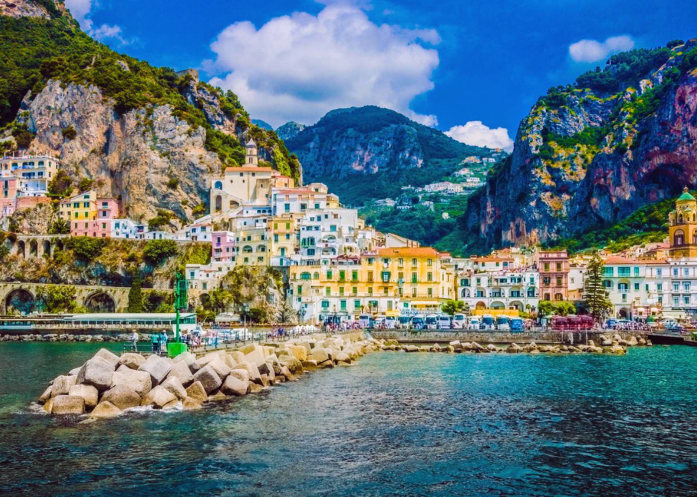 Casas junto ao mar em Amalfi