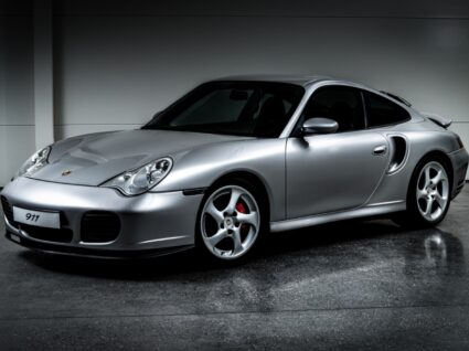 Porsche 911 cinzento