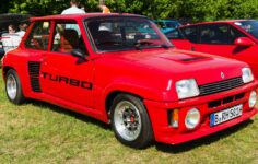 Renault 5 Turbo vermelho